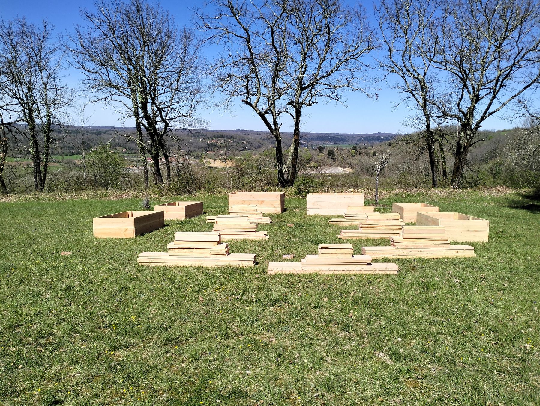 Paysage naturel de Dordogne, zone de fabrication et d’installation Structure Bois Jardin
